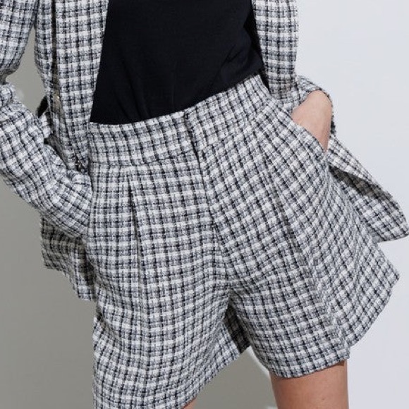 Aaron & Amber Tweed Plaid High Rise Pleated Front Trouser Shorts NWT - Picture 5 of 12